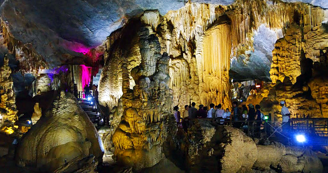 %C4%90%E1%BB%99ng Thi%C3%AAn Cung %E2%80%93 Cung %C4%91i%E1%BB%87n c%E1%BB%A7a tr%E1%BB%9Di