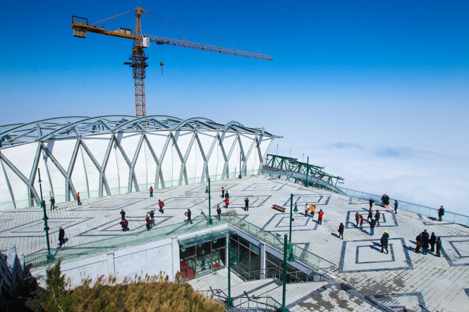 %C4%90i c%C3%A1p treo l%C3%AAn %C4%91%E1%BB%89nh Fansipan