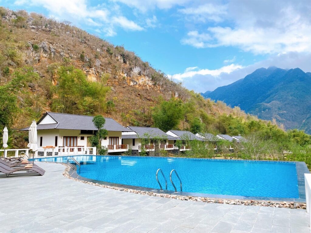 review-gia-phong-tai-mountain-view-resort-mai-chau-hoa-binh-1