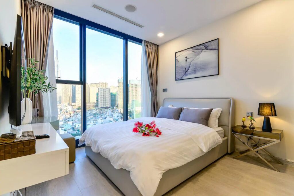 cho-thue-can-ho-2pn-vinhomes-golden-river-sai-gon