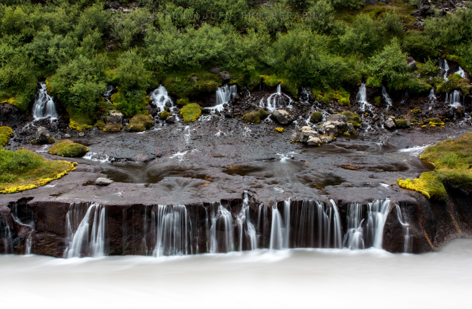 10. Hraunfossar