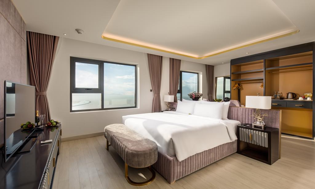 bang-gia-khach-san-danang-golden-bay-moi-nhat-nam-2025-7