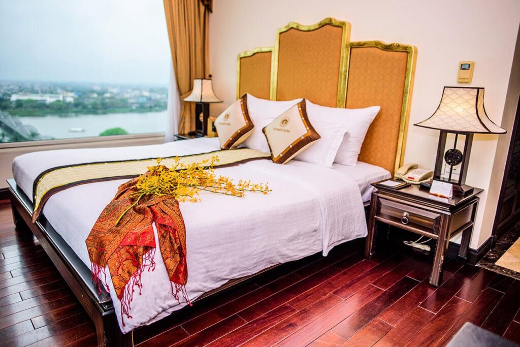 bang-gia-phong-khach-san-4-5-sao-dep-noi-tieng-nhat-o-hue