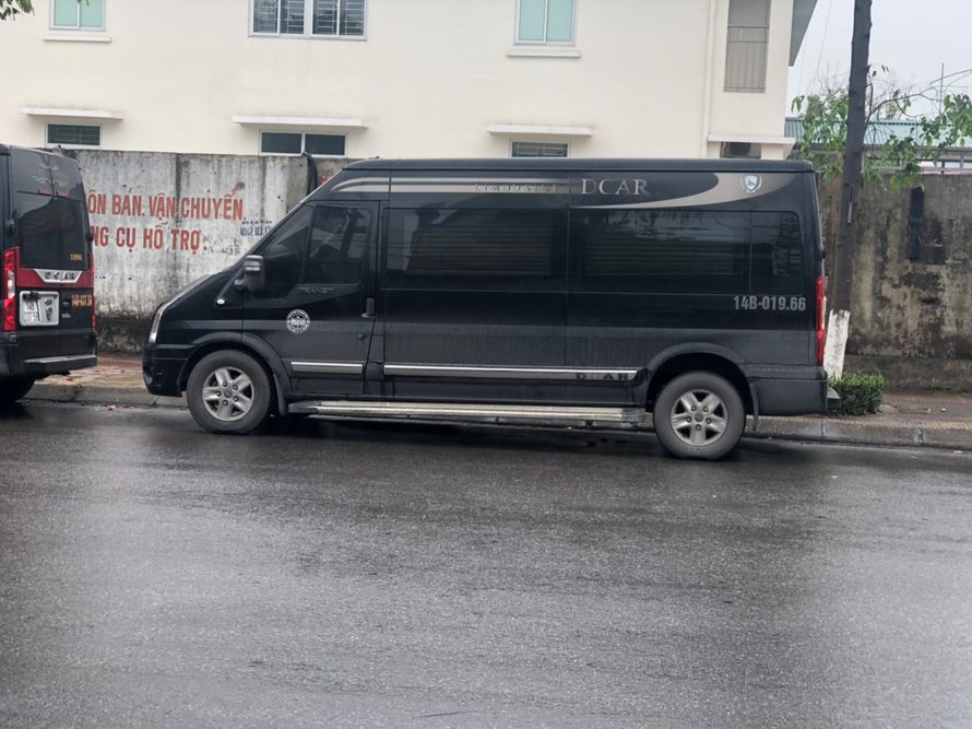 nha-xe-cua-ong-limousine-ha-noi-di-cam-pha-1