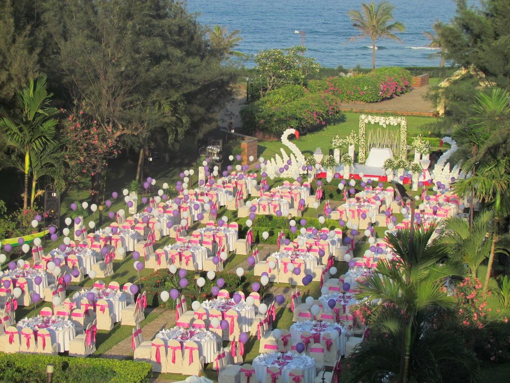 Centara-Sandy-Beach-resort-Da-Nang