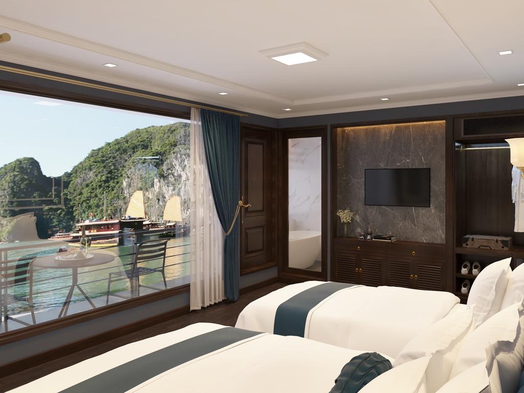 review-cac-du-thuyen-o-Ha-Long-11