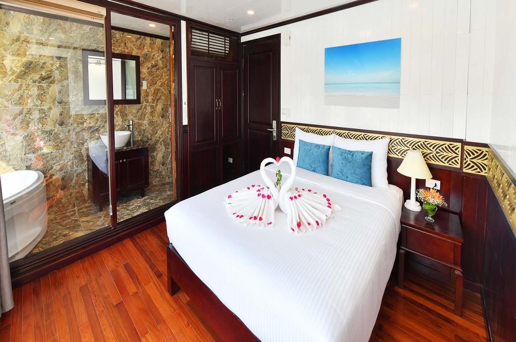 bảng giá top 11 tàu, du thuyền 4-5 sao đẹp, cao cấp, sang trọng, nổi tiếng nhất ở Hạ Lọng cho thuê Tour