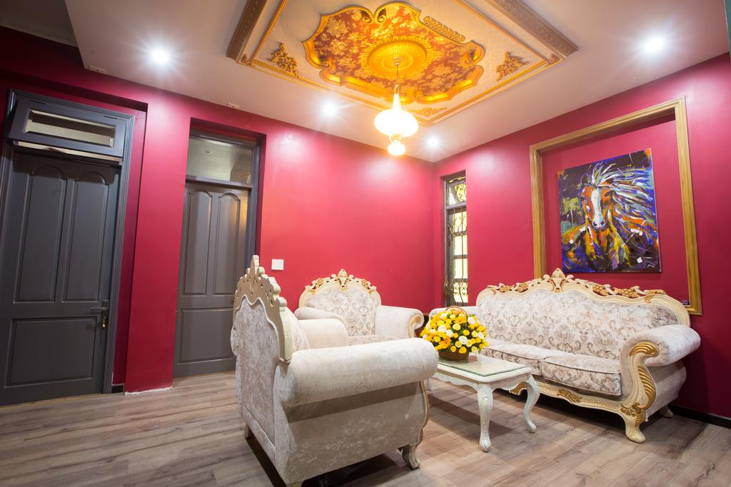 yellow-villa