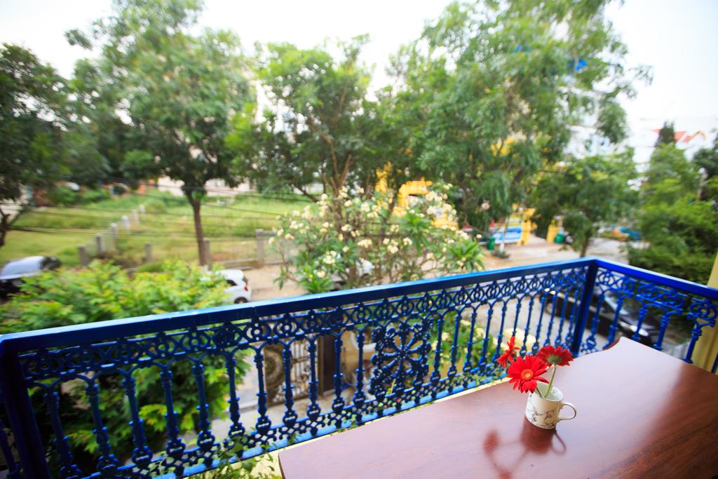 yellow-villa-4
