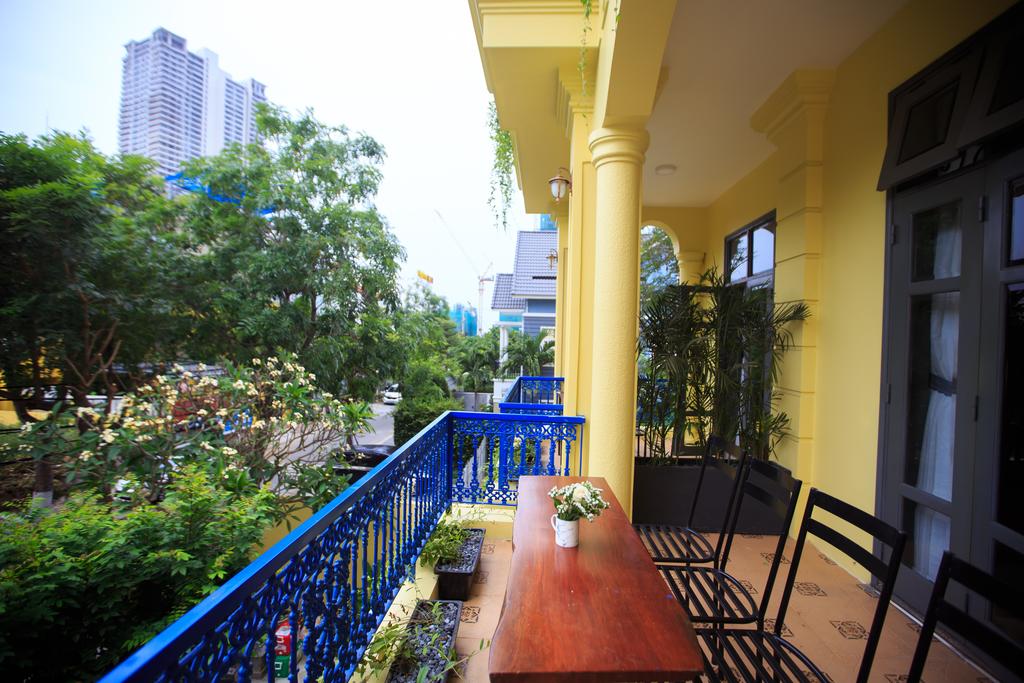 yellow-villa-5