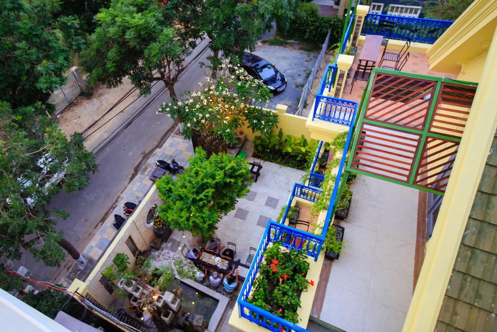 yellow-villa-18