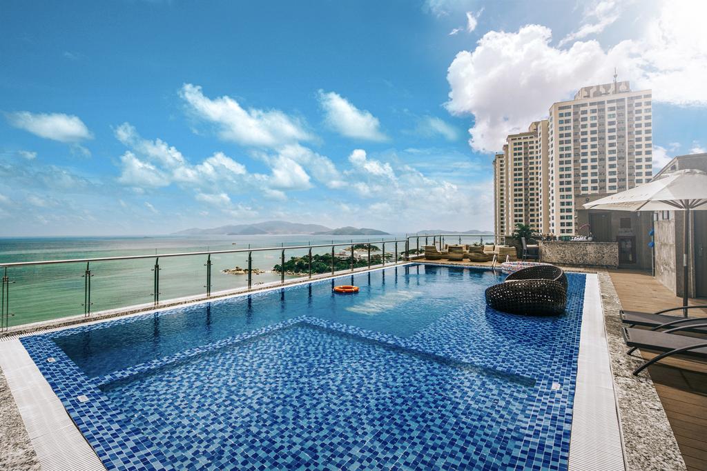 Review-gia-phong-khach-san-o-nha-trang-5-sao-39