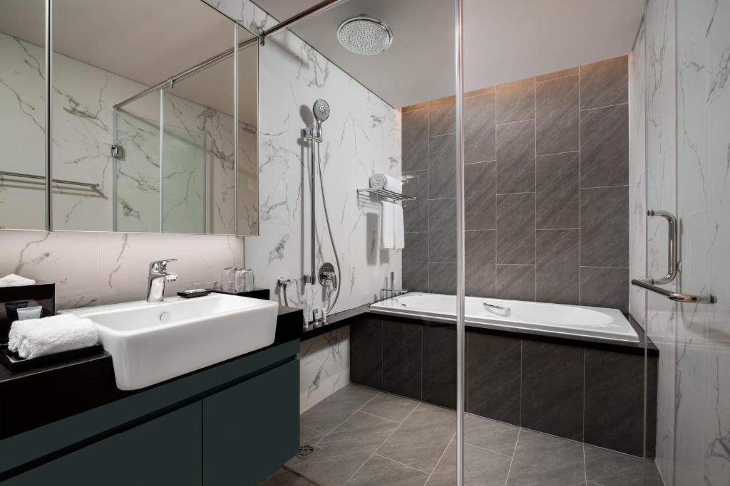 oakwood-residence-hanoi3
