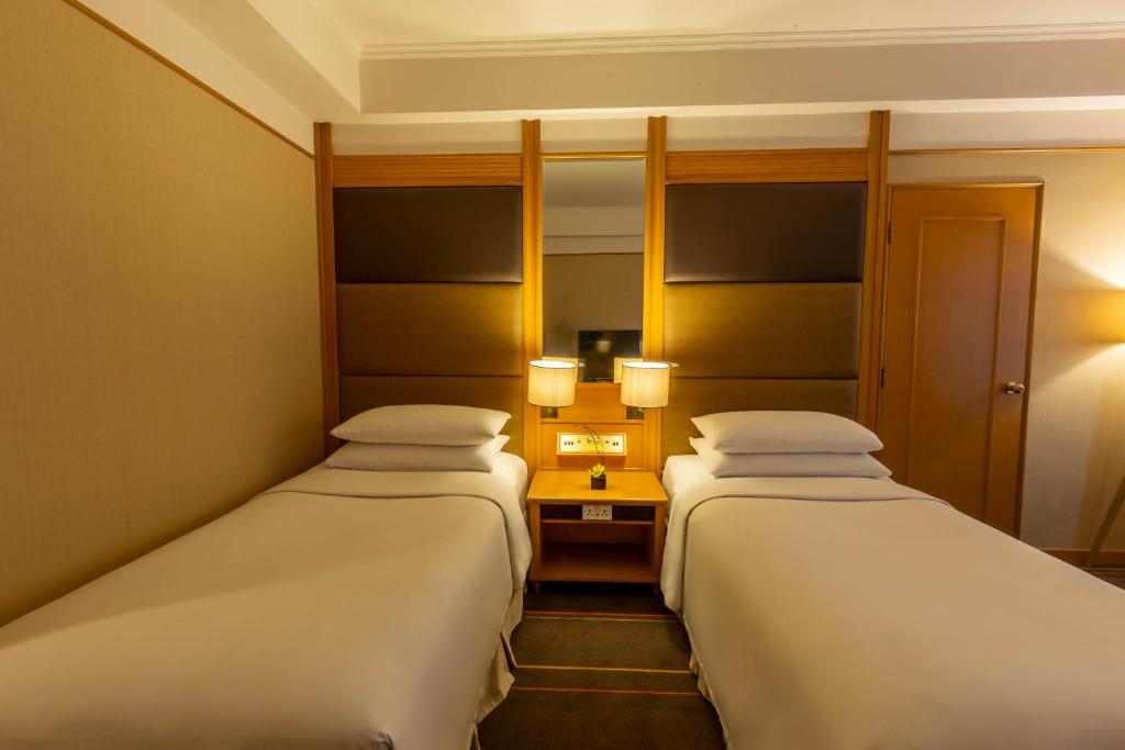 Renaissance Riverside Hotel Saigon 2