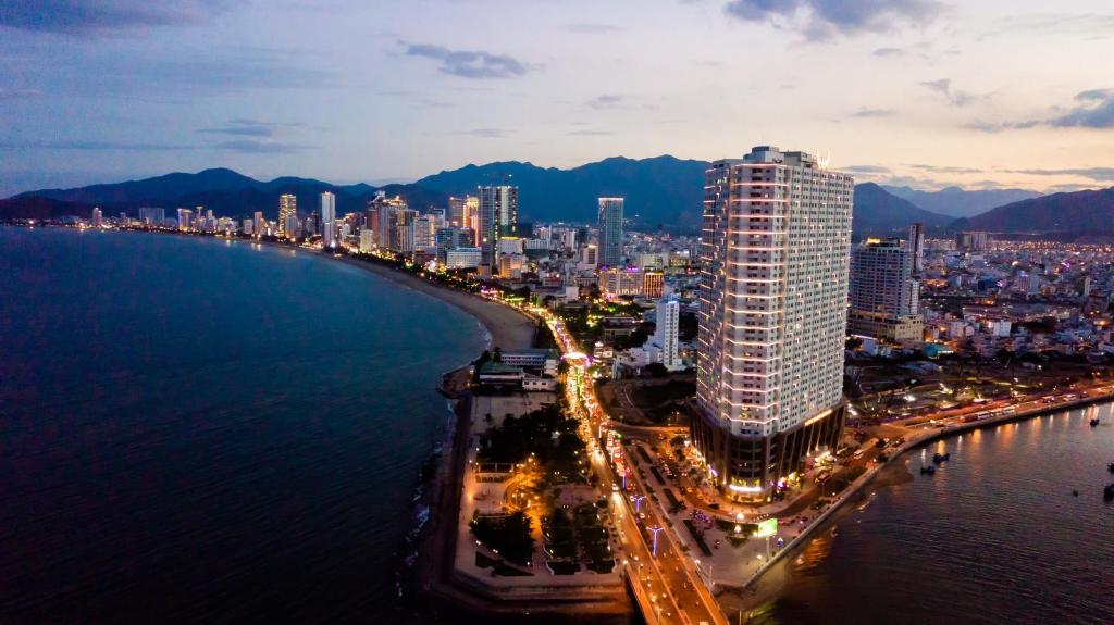 review-khach-san-muong-thanh-luxury-tran-phu-khanh-hoa-gia-phong-2