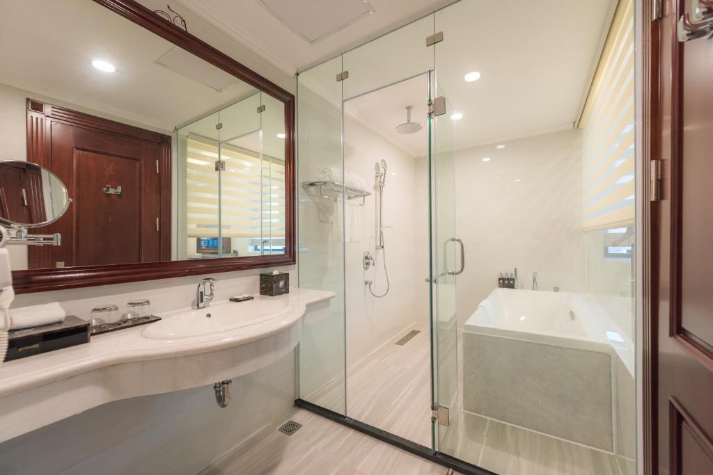 the-shine-hotel-4