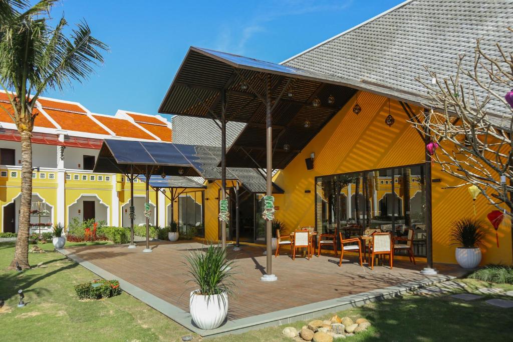 hoi-an-memories-resort-spa-ve-xem-show-dien-thuc-canh-1