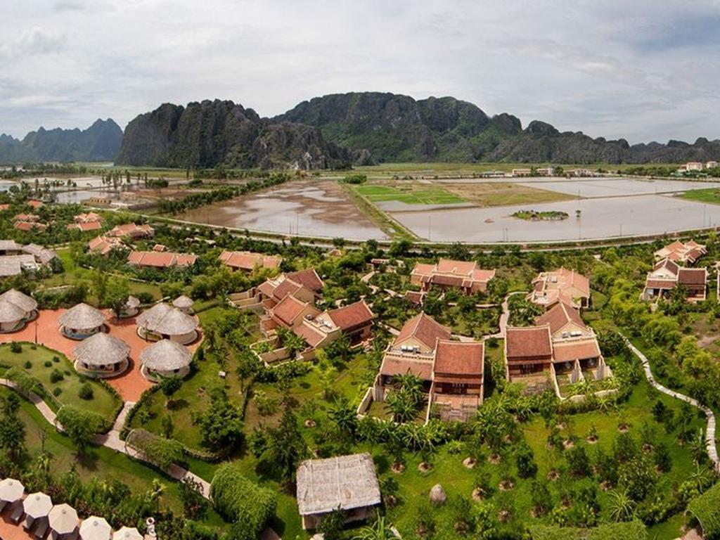 bang-gia-dich-vu-emeralda-ninh-binh