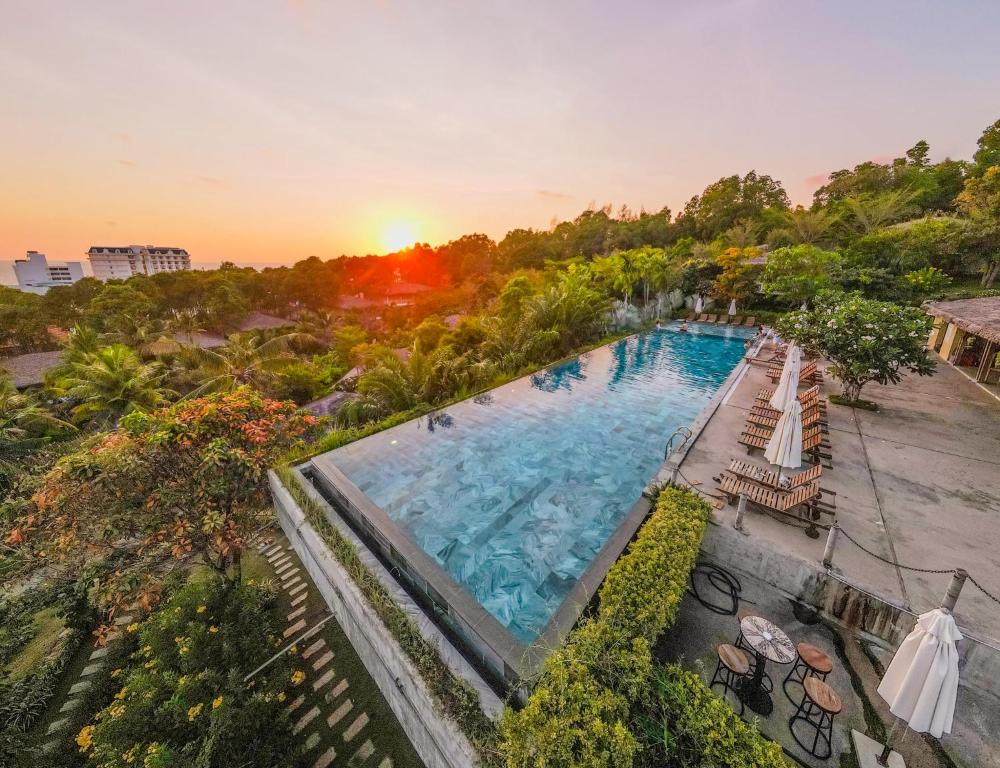 top-10-khach-san-resort-bai-dai-phu-quoc-26