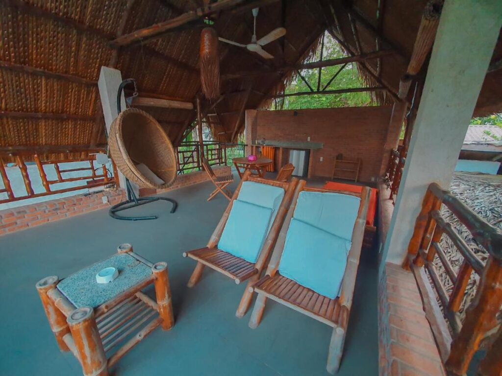 gioi-thieu-lang-ca-voi-the-whales-village-mui-ne-8