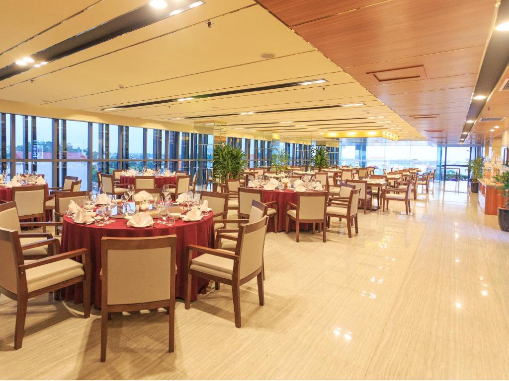 review-khach-san-queen-ann-nha-trang