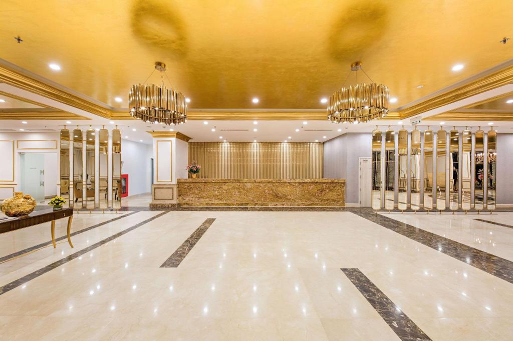 wyndham-danang-golden-bay-15