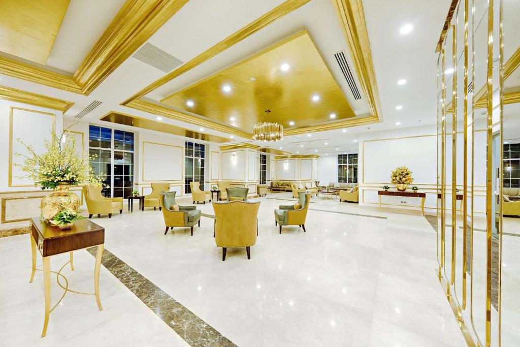 wyndham-danang-golden-bay-14