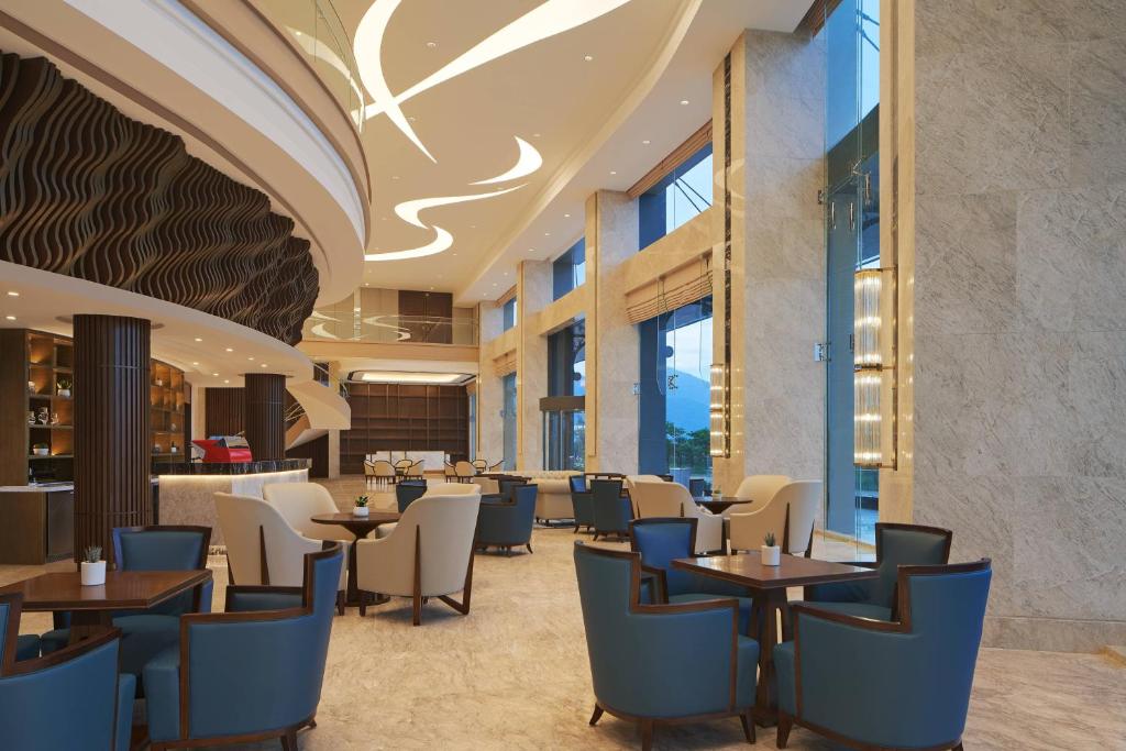 four- points-by-sheraton-danang-5