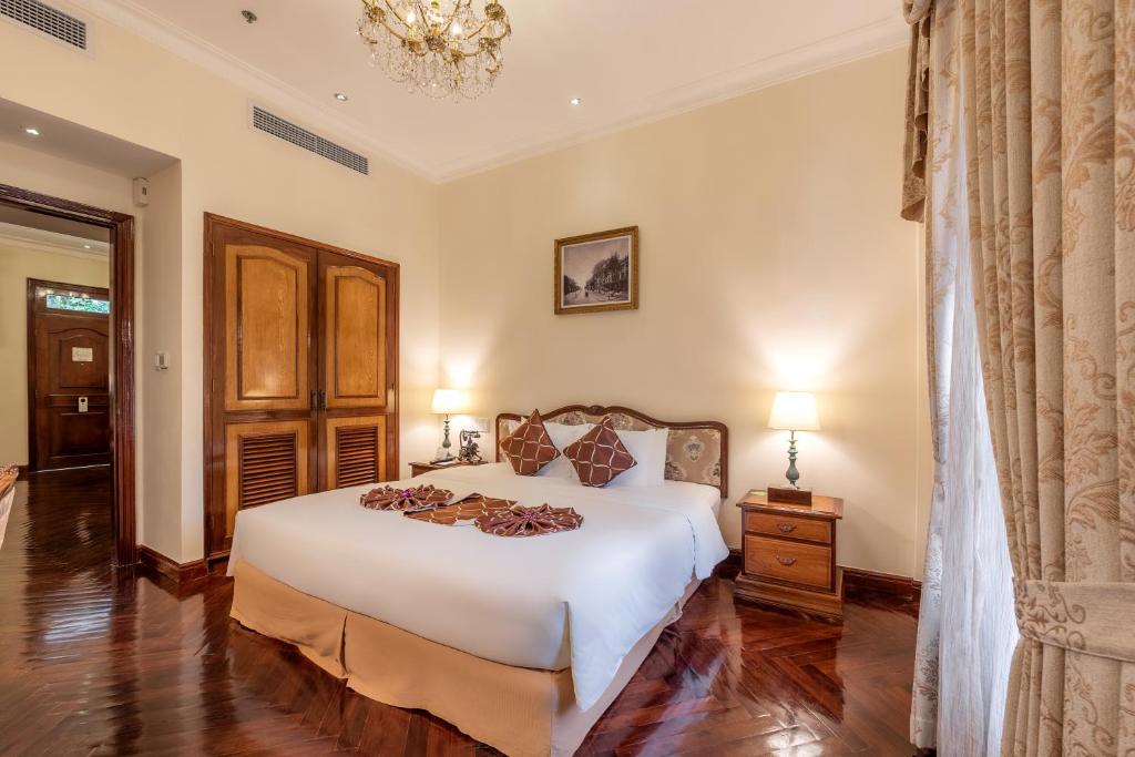 Grand Hotel Saigon 3