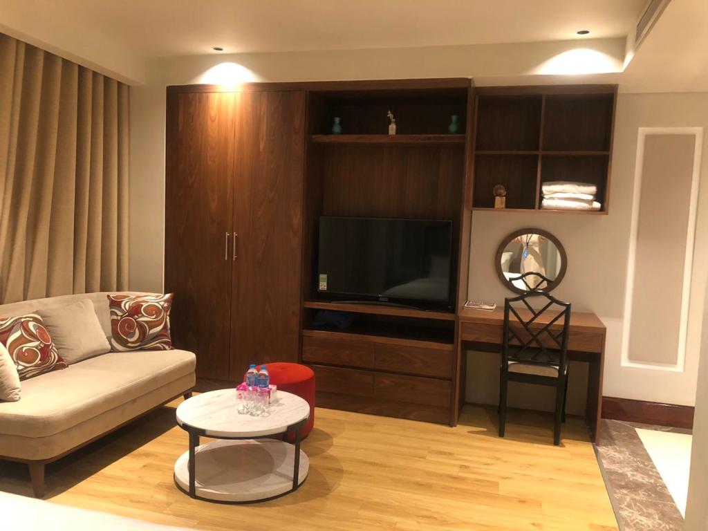 beautiful-studio-apartment-in-hoan-kiem-2
