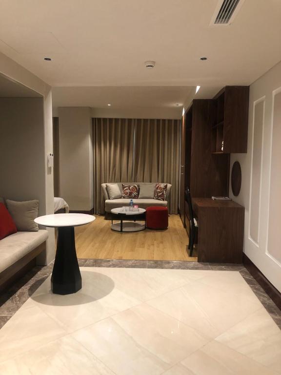 beautiful-studio-apartment-in-hoan-kiem-1