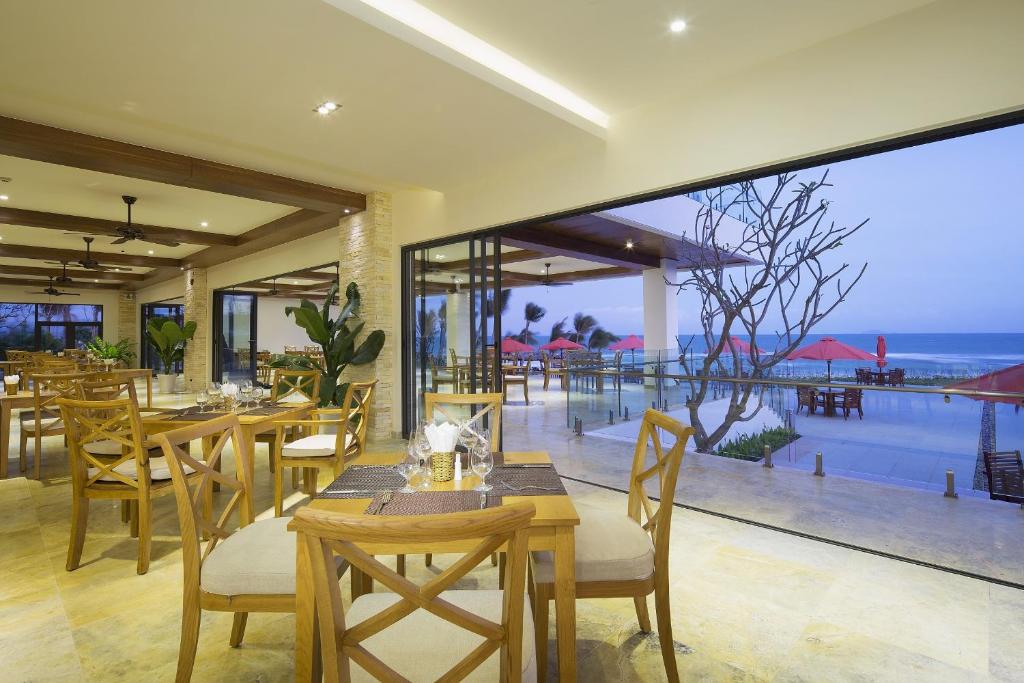 review-cam-ranh-riviera-beach-resort-spa