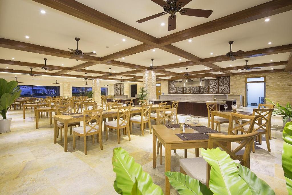 review-cam-ranh-riviera-beach-resort-spa