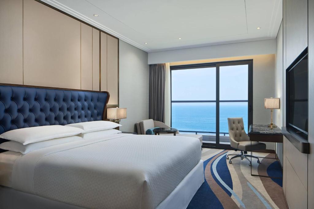 four- points-by-sheraton-danang-10