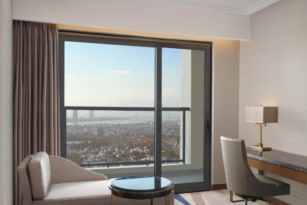 four- points-by-sheraton-danang-7