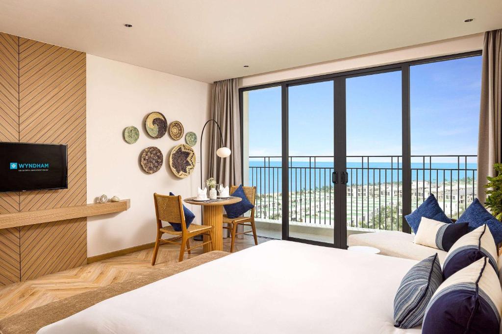 review-resort-wyndham-royal-beachfront-hoi-an3