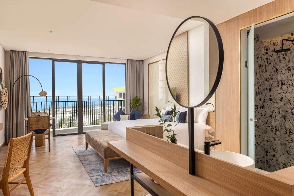 review-resort-wyndham-royal-beachfront-hoi-an2