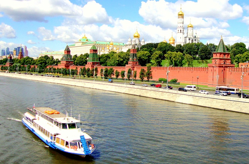 5. %C4%90i du thuy%E1%BB%81n tr%C3%AAn s%C3%B4ng %E1%BB%9F Moscow