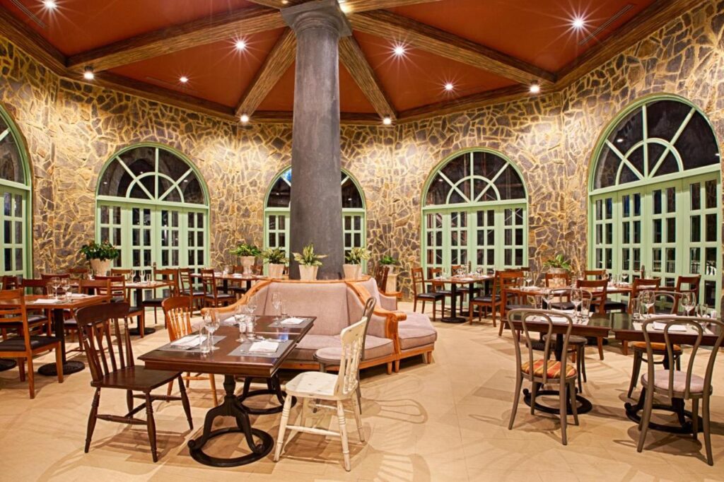 review-khach-san-mercure-danang-french-village-ba-na-hills-3