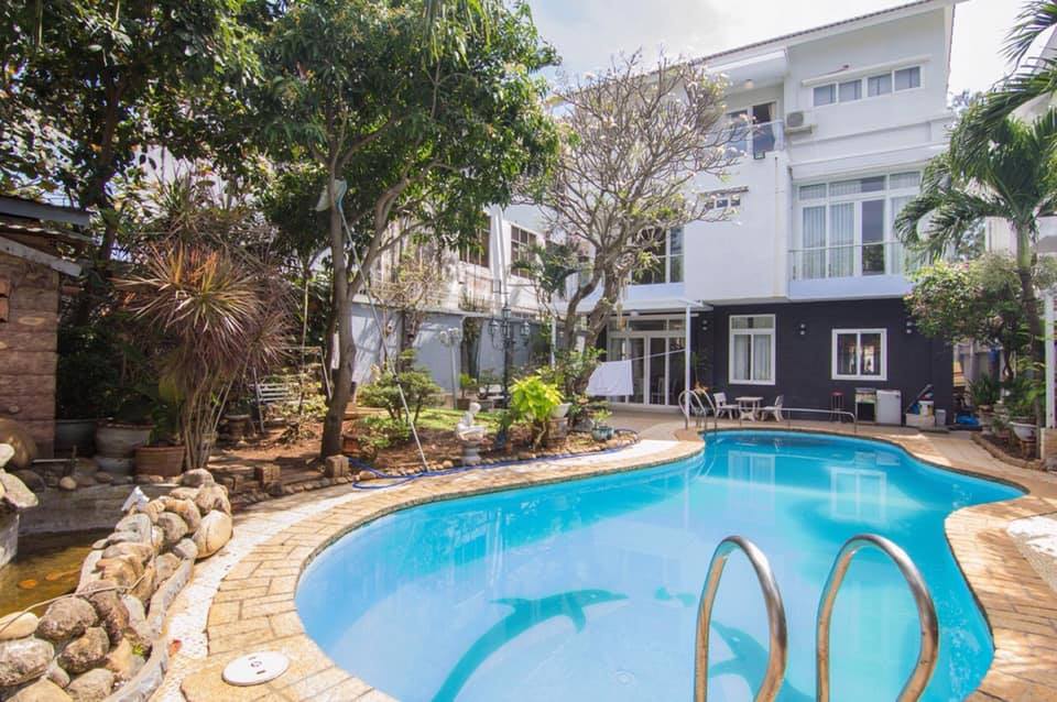 review-khach-san-queen-ann-nha-trang