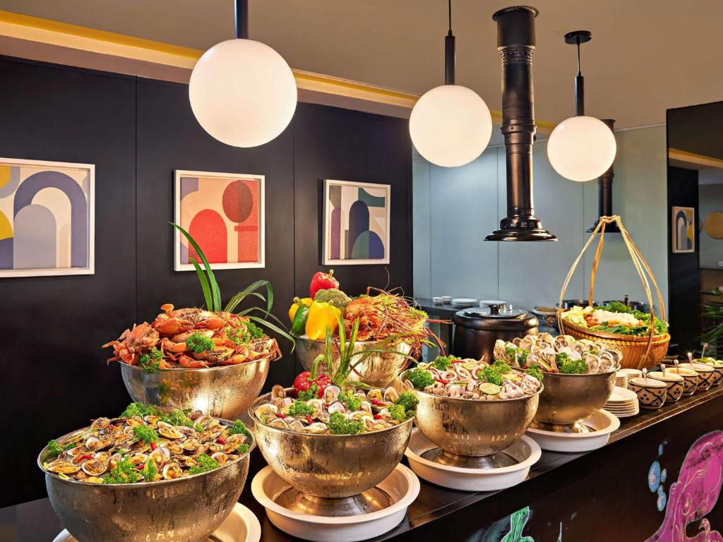 Novotel-living-saigon6