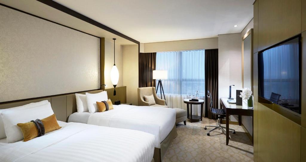 dat-phong-khach-san-melia-ha-noi