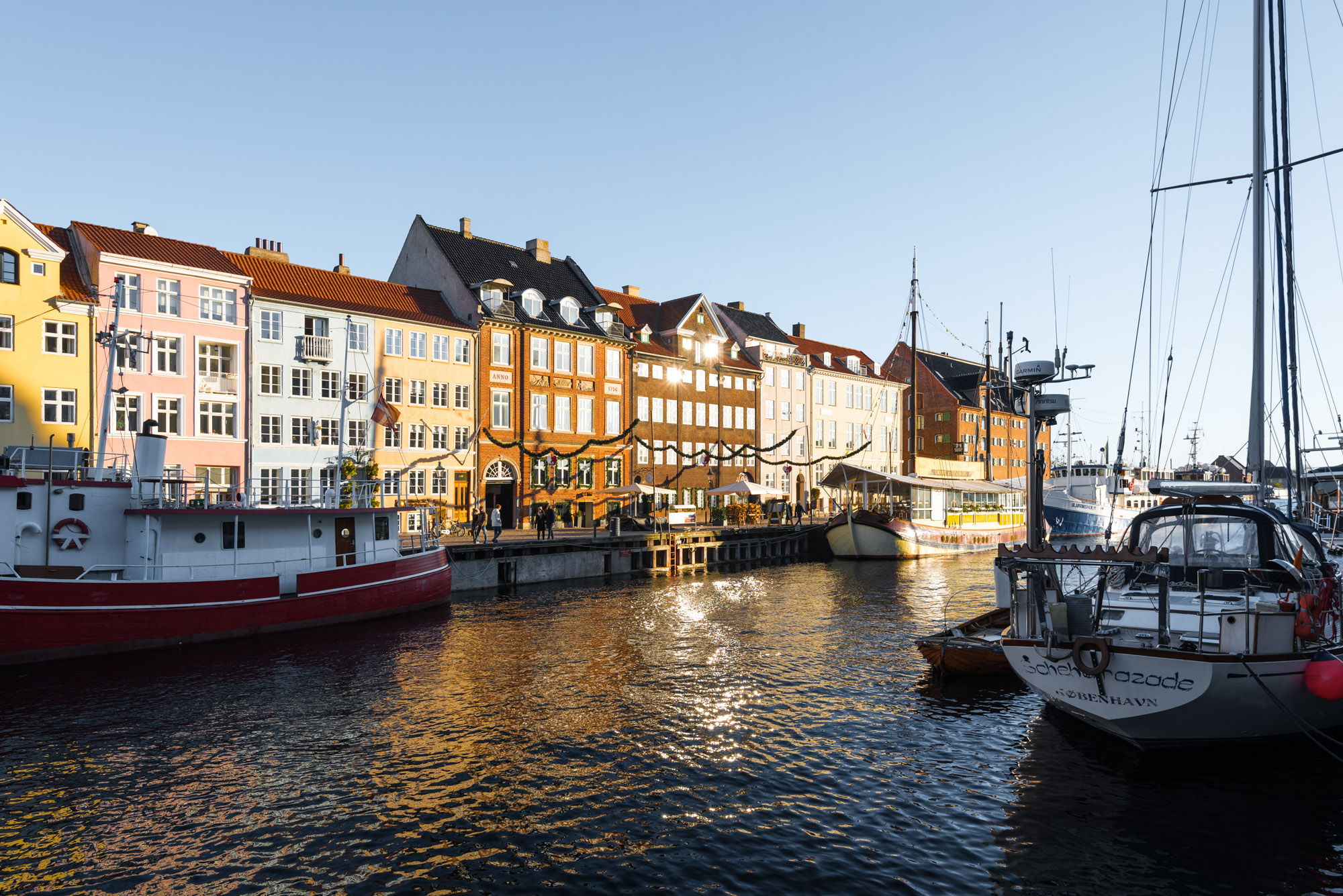 7.Con %C4%91%C6%B0%E1%BB%9Dng Nyhavn