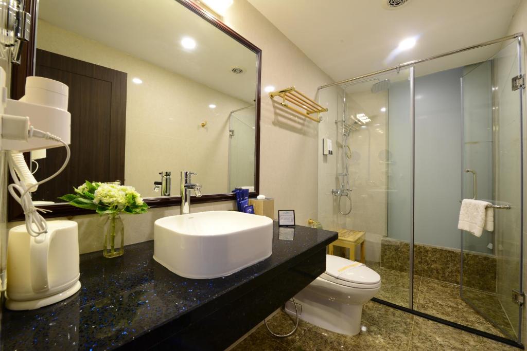 emerald-waters-classy-2