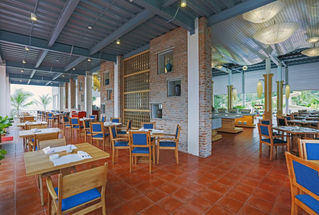 Centara-Sandy-Beach-resort-Da-Nang