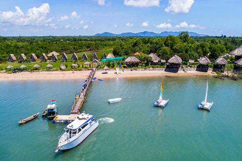 780 crop vYng tau2 2