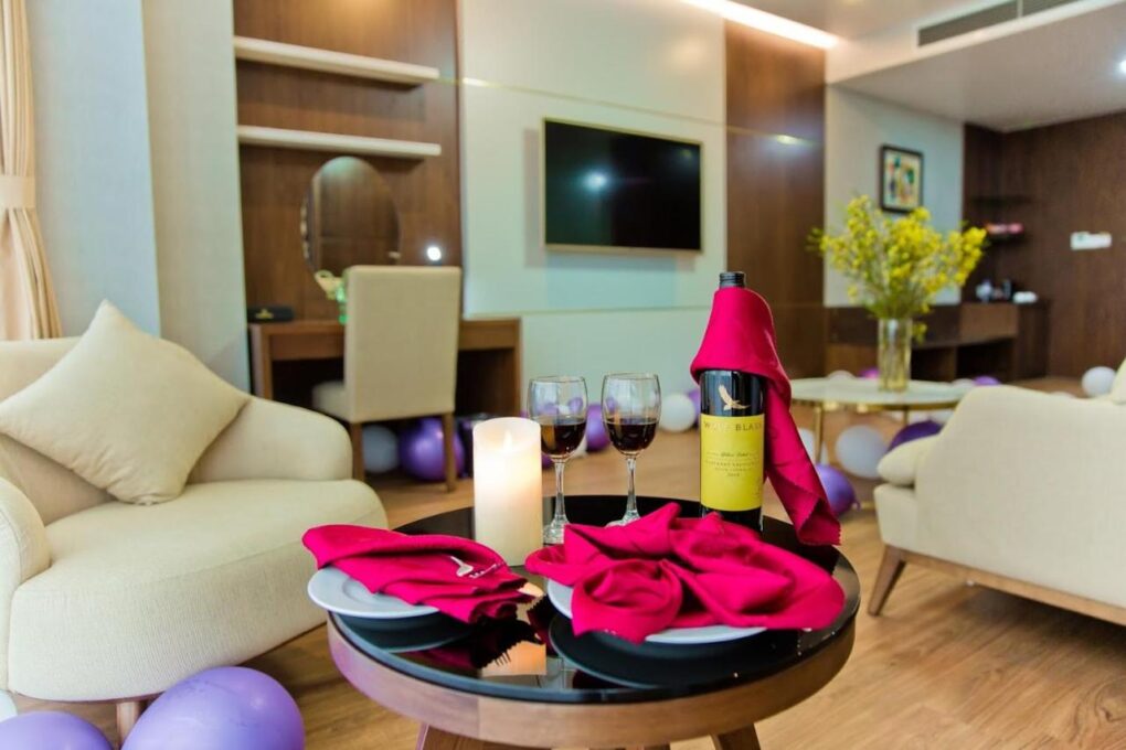 Luxury6 Hotel Móng Cái