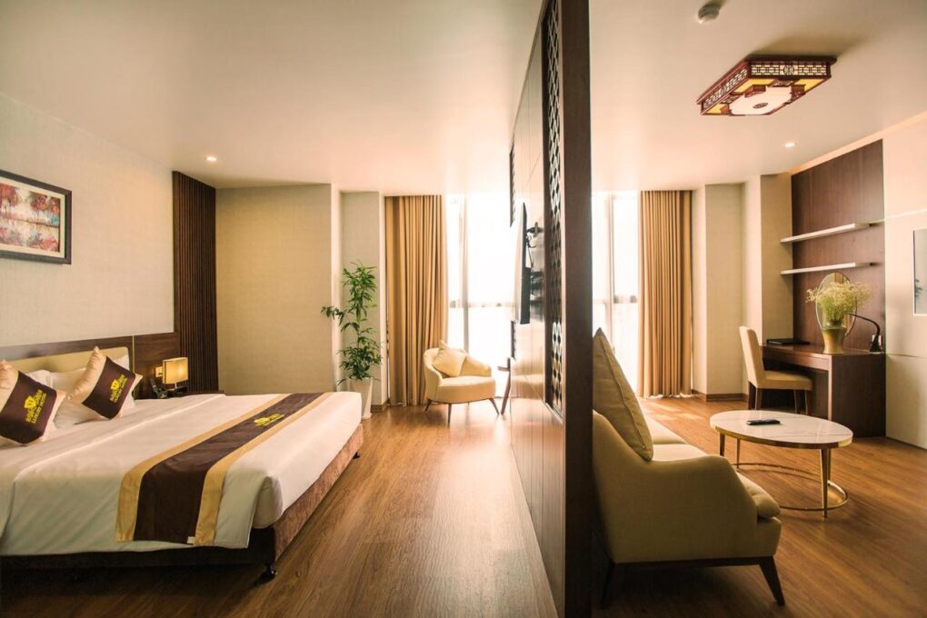 Luxury6 Hotel Móng Cái