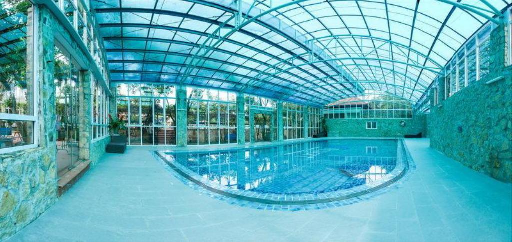 be-boi-vresort-hoa-binh