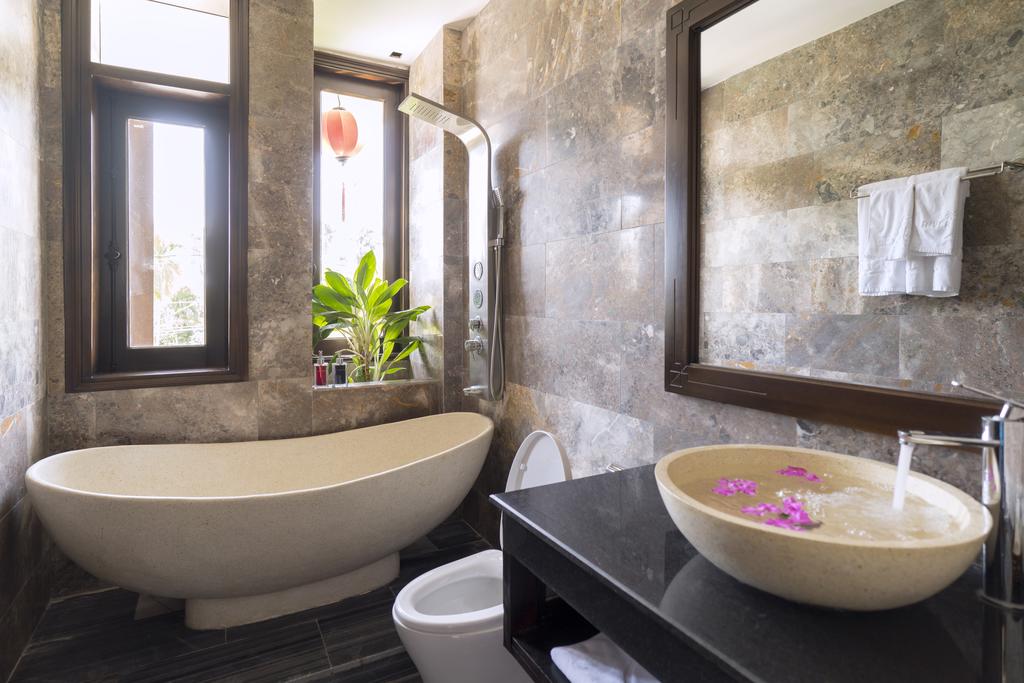 phong-tam- resort-island-hoi-an